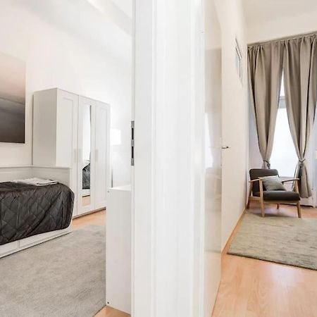 Newly Furnished Apartment For Up To 6 People Берлин Экстерьер фото