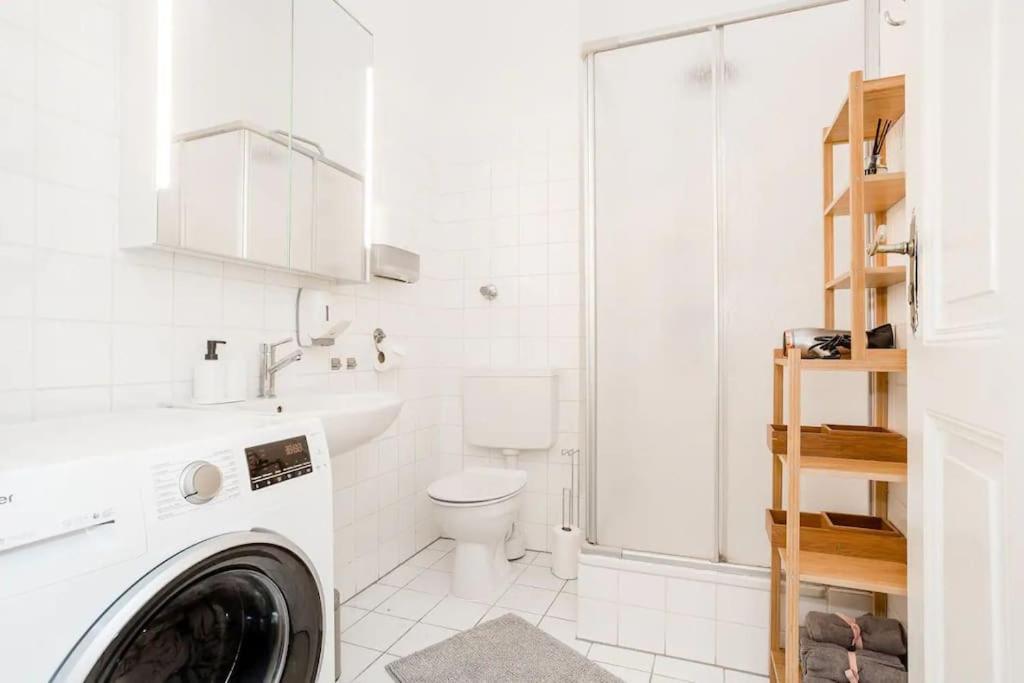 Newly Furnished Apartment For Up To 6 People Берлин Экстерьер фото