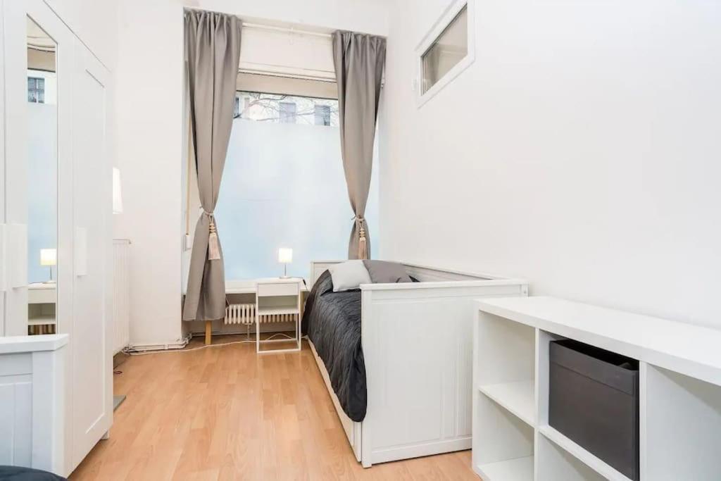 Newly Furnished Apartment For Up To 6 People Берлин Экстерьер фото