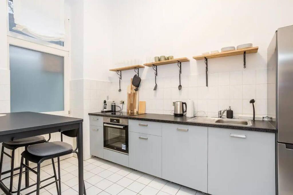 Newly Furnished Apartment For Up To 6 People Берлин Экстерьер фото